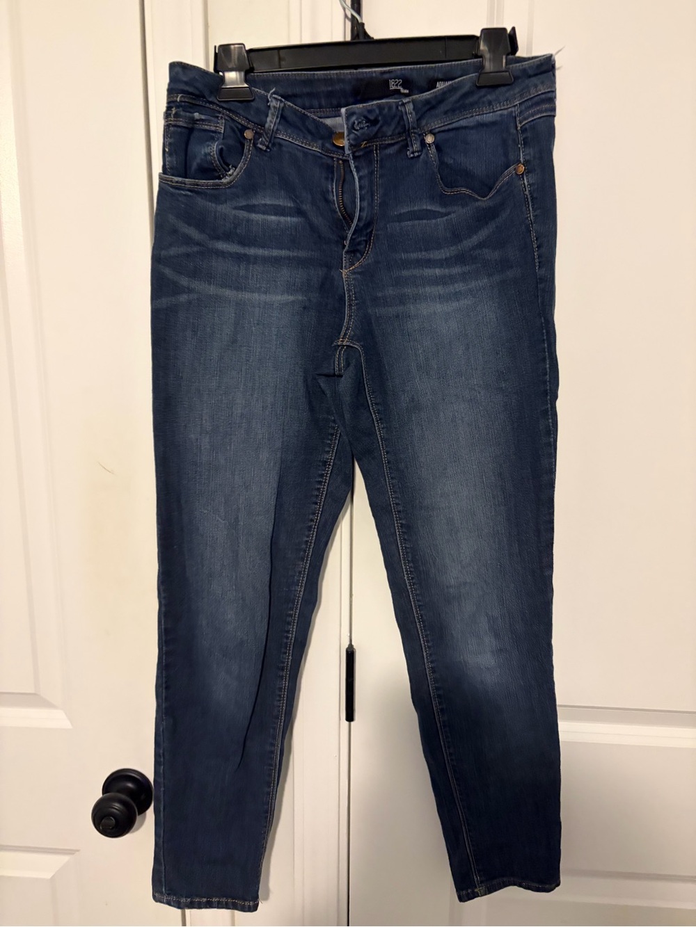 1822 Denim Women's Skinny Jeans in Dark Blue Wash